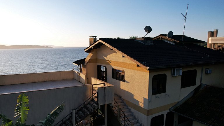 Casa com vista Praia da Lagoinha