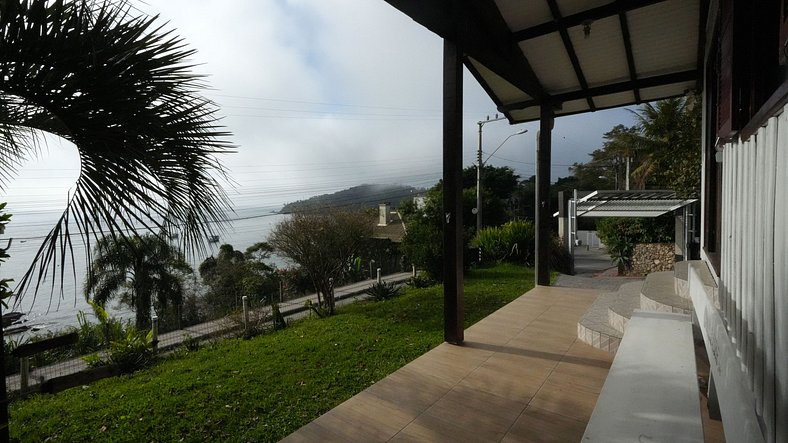 Casa com vista Praia da Lagoinha